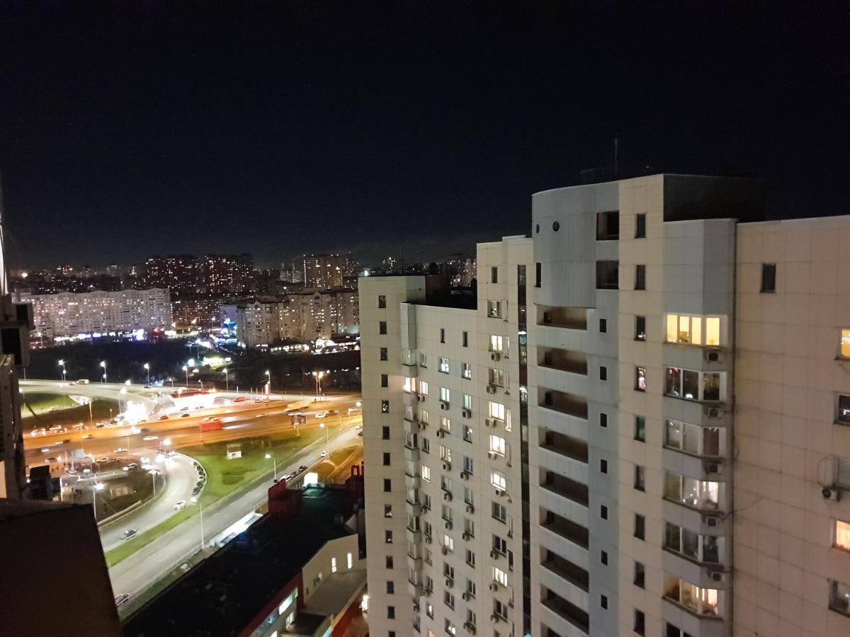 Шикарные Апартаменты 3 Минуты Пешком От М Позняки Kiev Exteriör bild